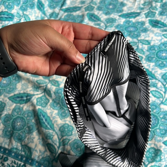 Nike women’s workout leggings - S - Picture 6 of 6